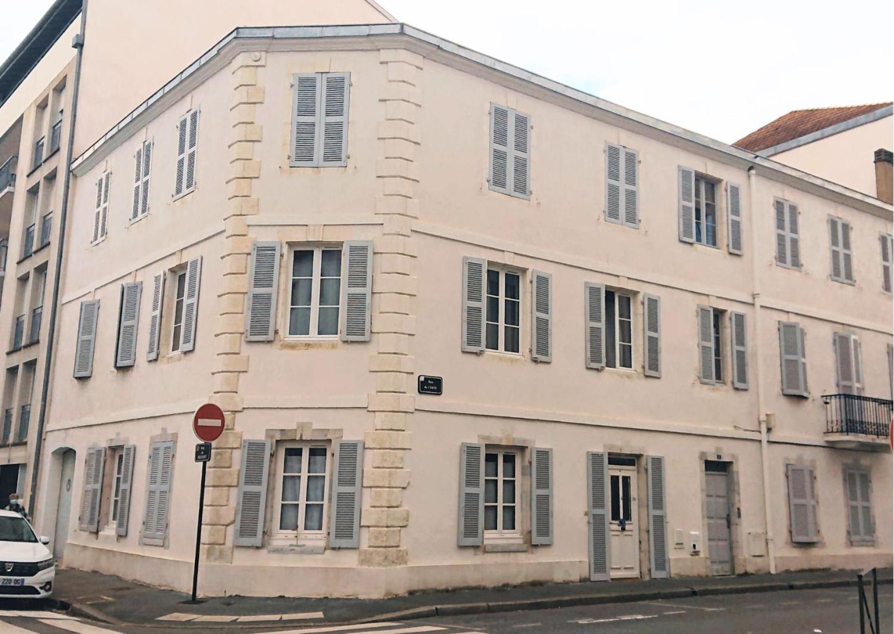 Le Petit Nid Douillet De Jeje Apartment Bayonne Bagian luar foto